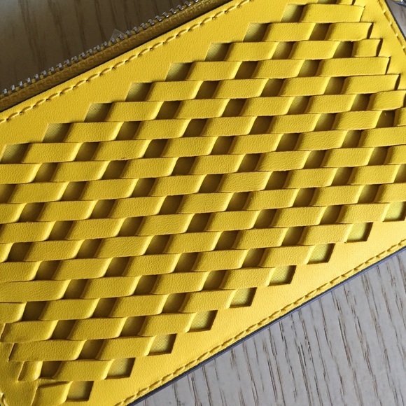 Michael Kors Empire Dandelion Leather Card Case - Picture 4 of 8